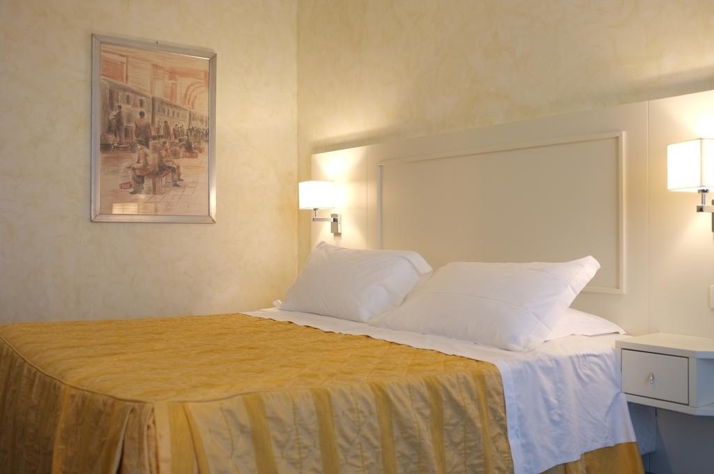 Hotel Della Citta Et De La Ville Форлі Номер фото