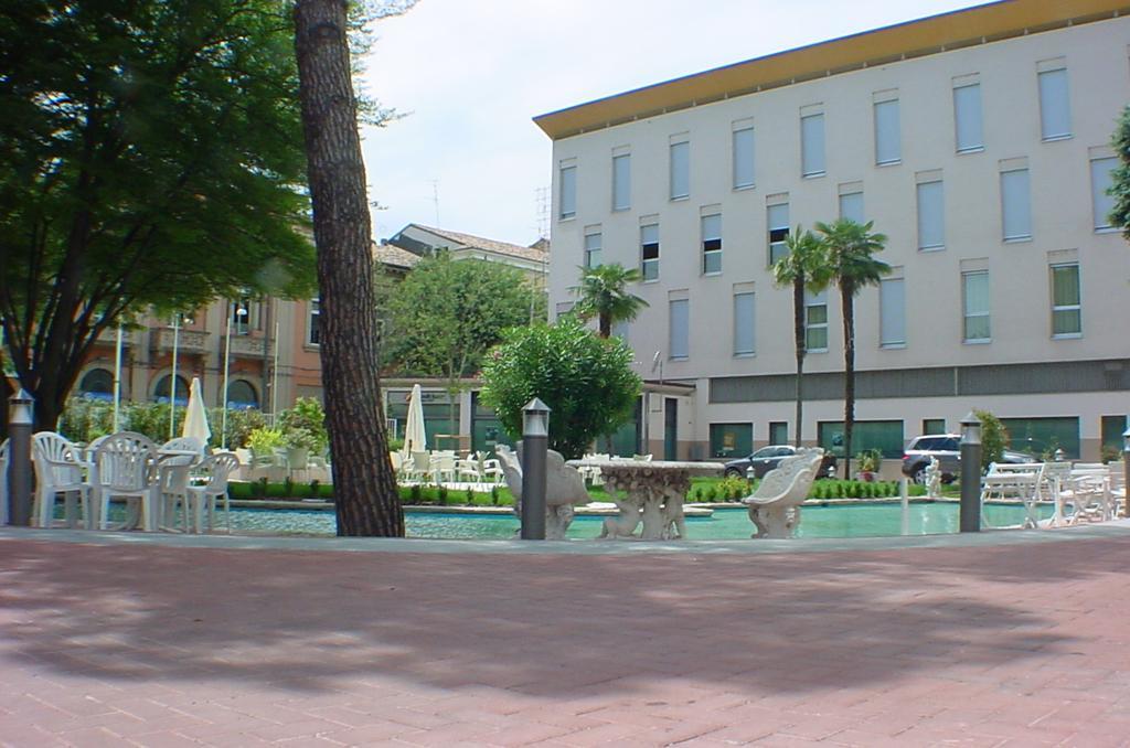 Hotel Della Citta Et De La Ville Форлі Екстер'єр фото