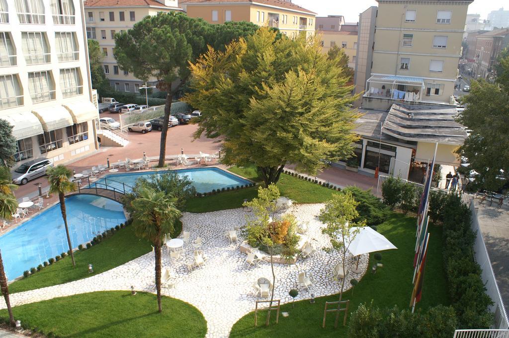Hotel Della Citta Et De La Ville Форлі Екстер'єр фото