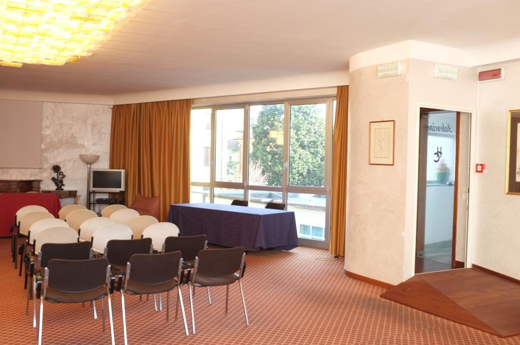 Hotel Della Citta Et De La Ville Форлі Екстер'єр фото